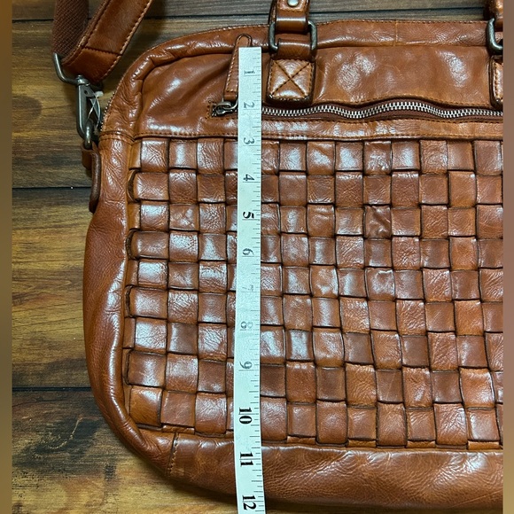 Vilenca Holland Brown Leather Woven Laptop Bag - Picture 9 of 11